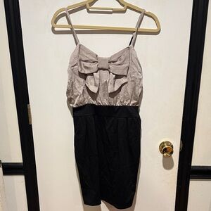 Elegant Two-Tone Mini Dress with Bow Detail